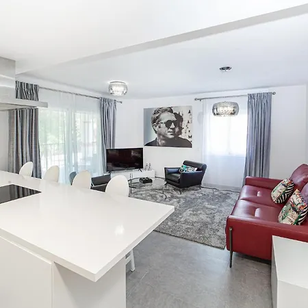 By Riva - Modern, Contemporary 3bed Dama De Noche Puerto Banus Apartment